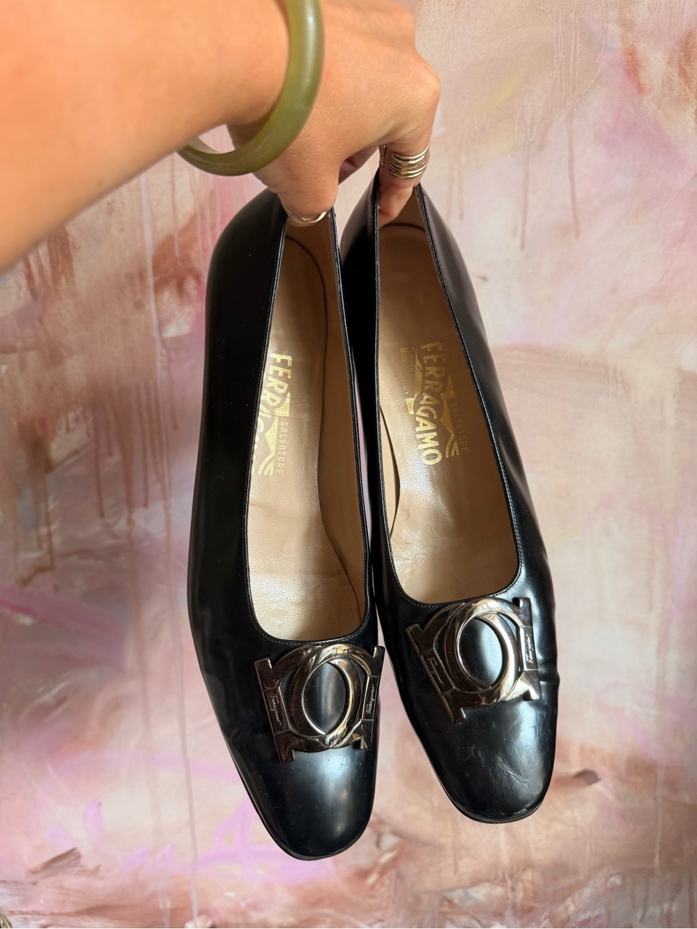 Salvatore Ferragamo Black Vara Ornament Leather Pumps
